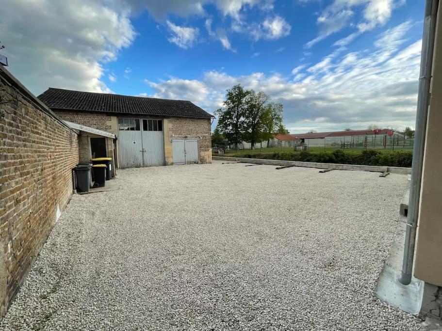 "Le Chaleureux" Appartement Pour 4 Personnes Isles-sur-Suippe Exterior foto